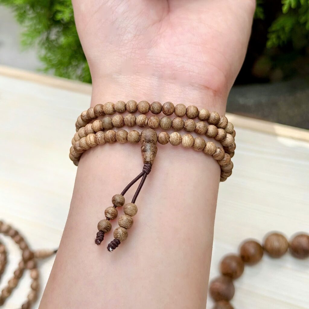 Vòng Trầm Hương Phong Thủy