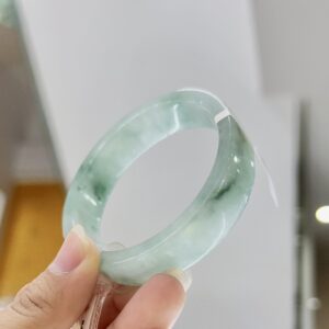vòng tay cẩm thạch